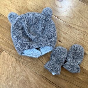 Carter’s Baby Sherpa Hat and Gloves Set